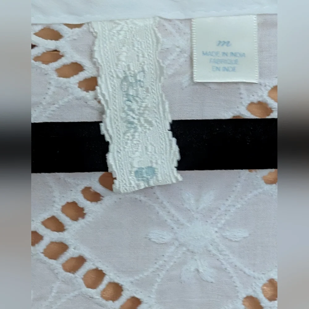 Anthropologie Eloise Eyelete White Top, So Pretty Medium - Picture 2 of 3